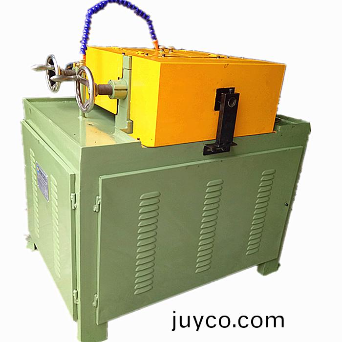FR16型兩(liang)輪矯(jiao)直機(ji).jpg